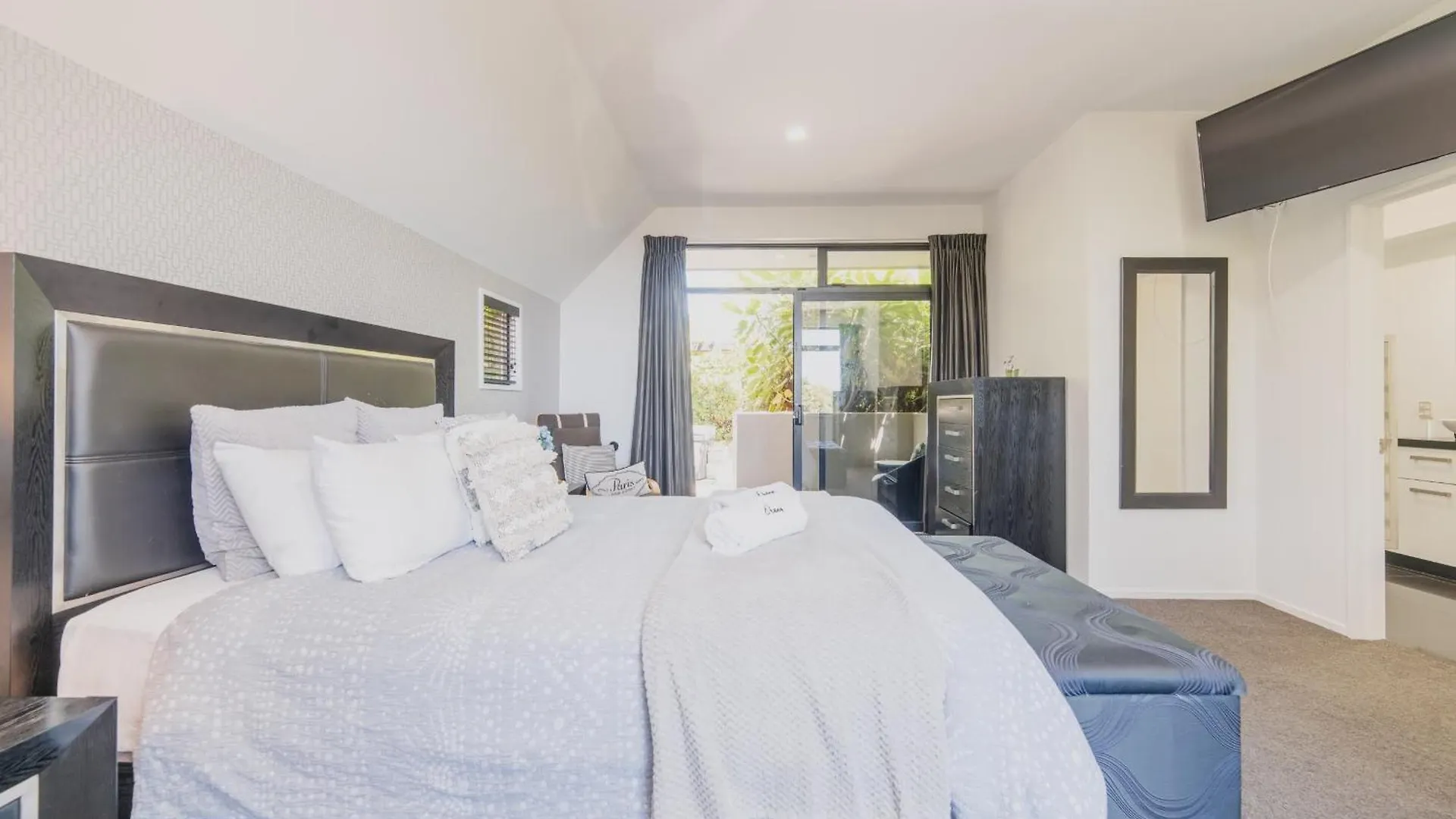 Million Dollar City Views - Sleeps 12 Крайстчёрч Дом отдыха