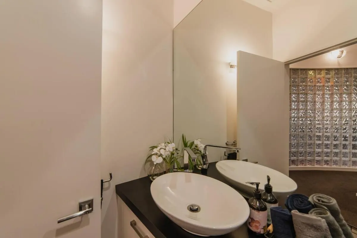 Million Dollar City Views - Sleeps 12 Christchurch 0*,