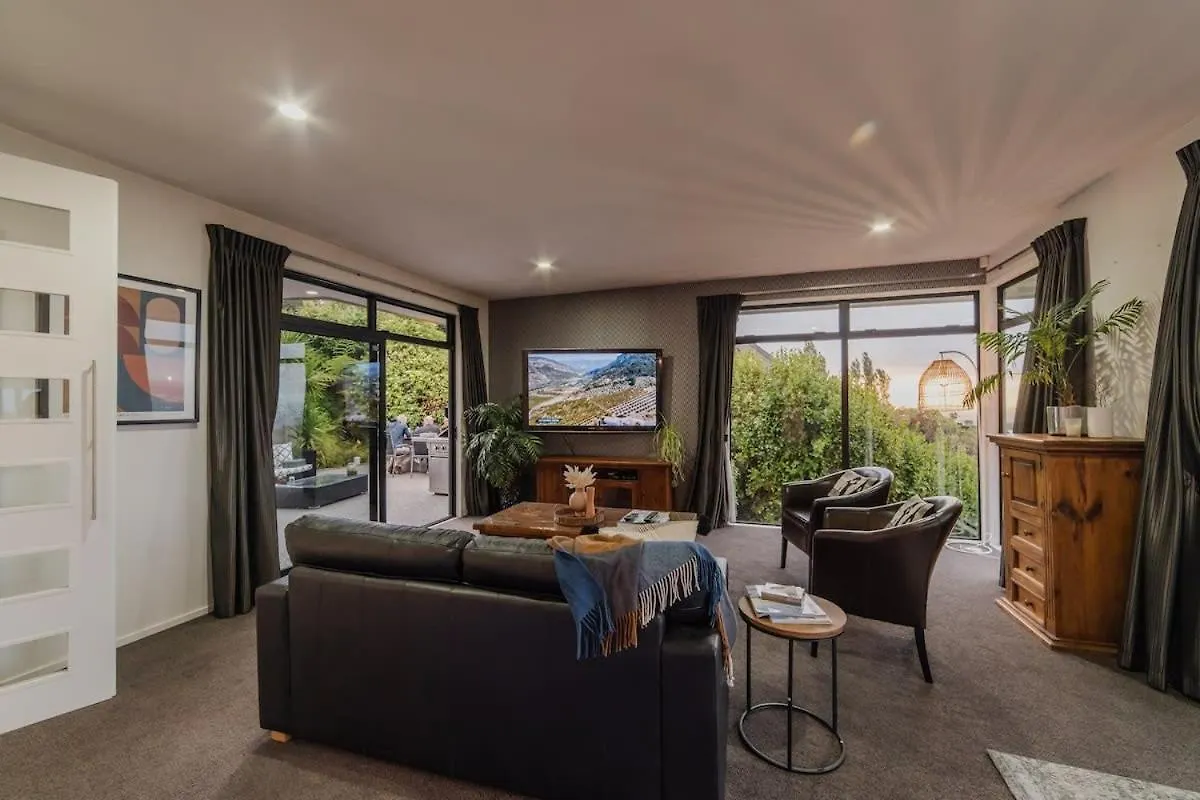 Million Dollar City Views - Sleeps 12 Christchurch Holiday home