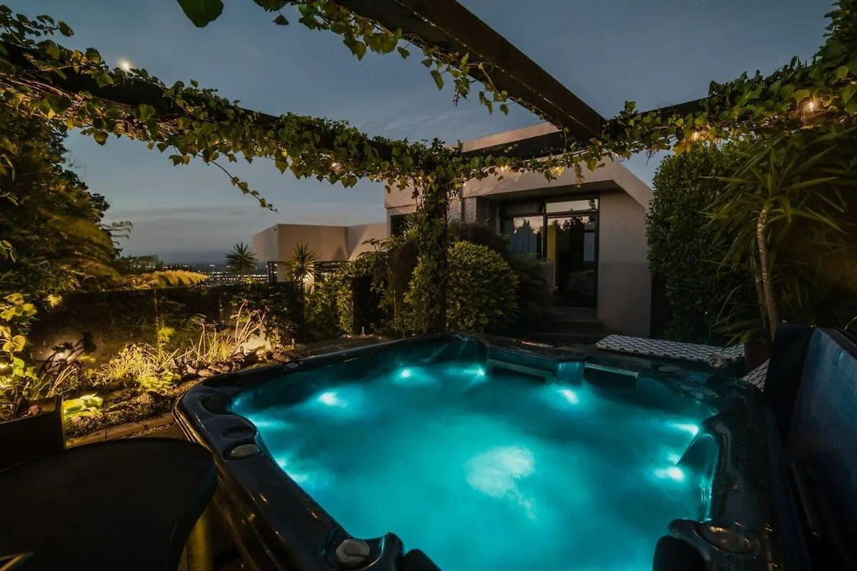 Holiday home Million Dollar City Views - Sleeps 12 Christchurch New Zealand