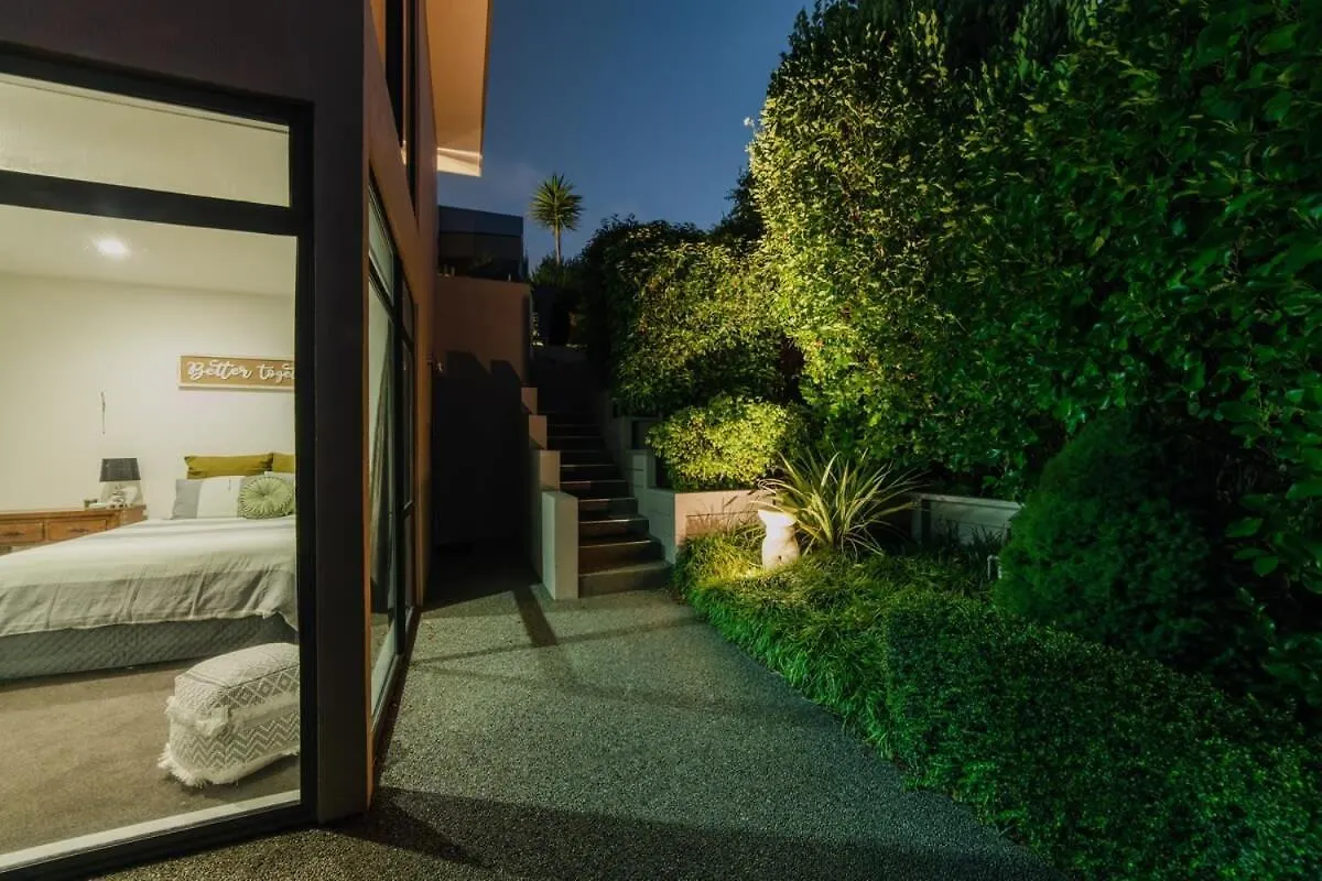 Holiday home Million Dollar City Views - Sleeps 12 Christchurch New Zealand
