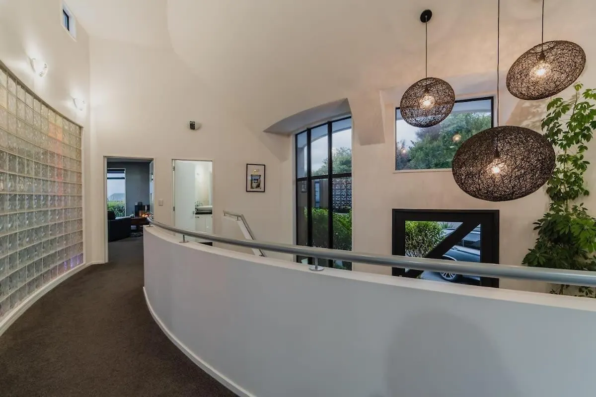 Holiday home Million Dollar City Views - Sleeps 12 Christchurch