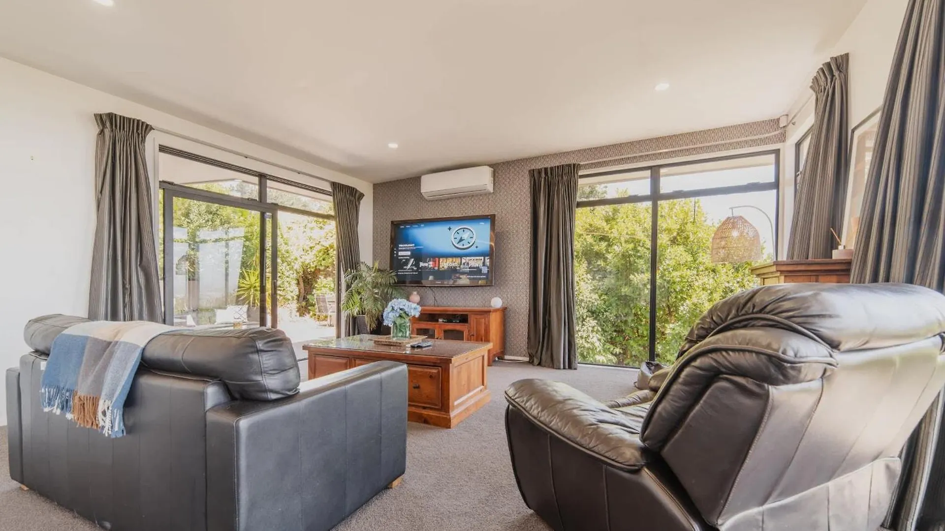 Million Dollar City Views - Sleeps 12 Christchurch 0*,  New Zealand
