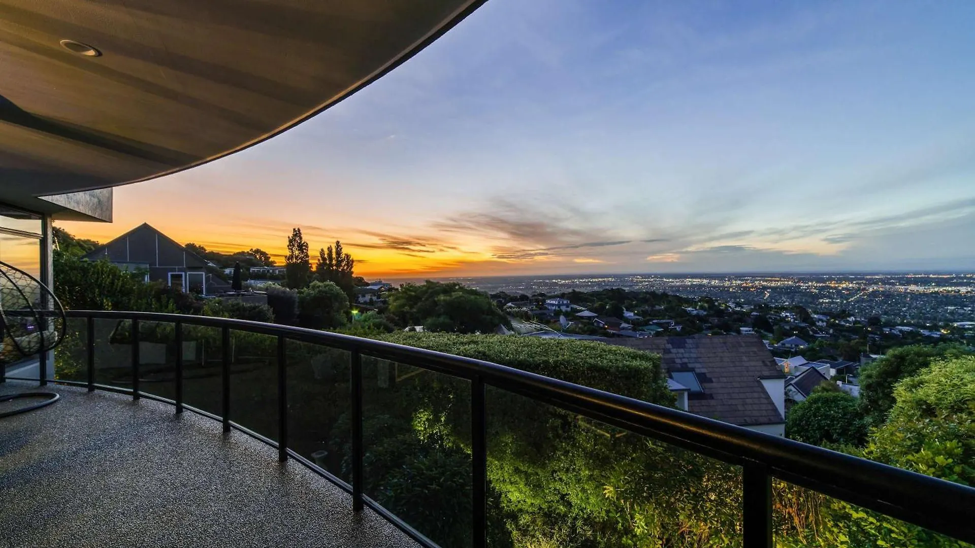Million Dollar City Views - Sleeps 12 Christchurch New Zealand