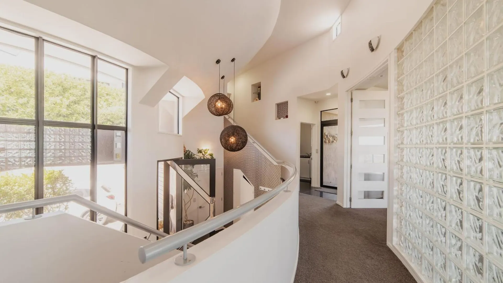 Million Dollar City Views - Sleeps 12 Christchurch Holiday home