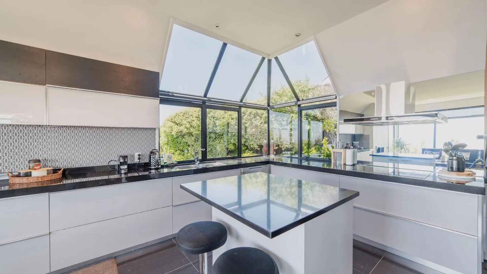 Million Dollar City Views - Sleeps 12 Christchurch