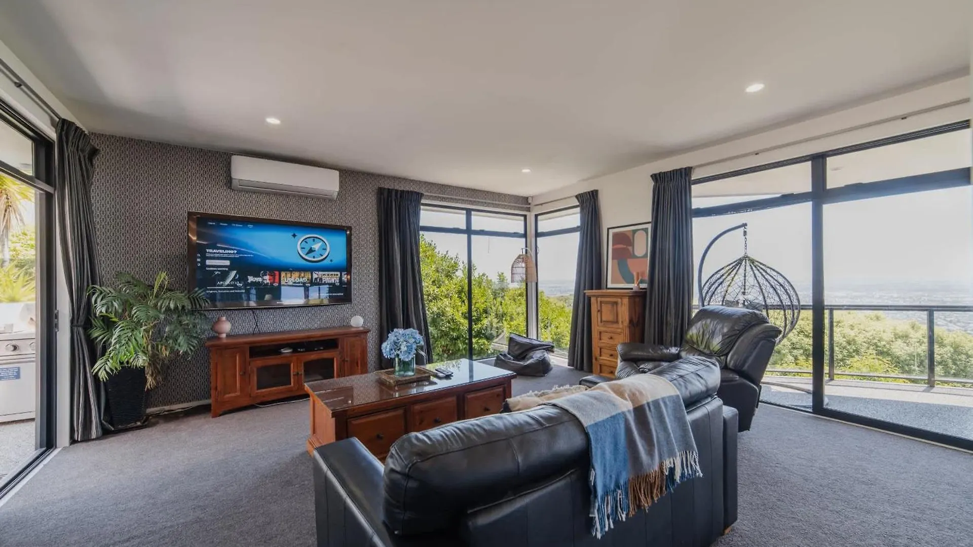 Million Dollar City Views - Sleeps 12 Christchurch