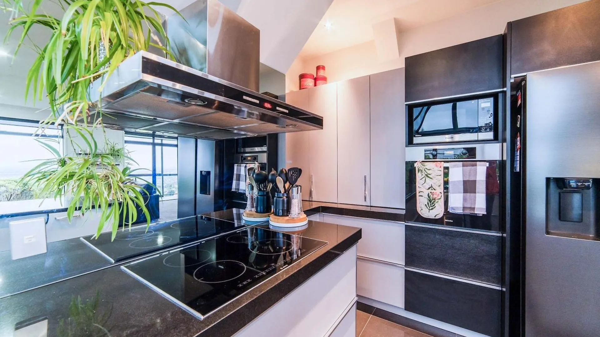 Million Dollar City Views - Sleeps 12 Christchurch